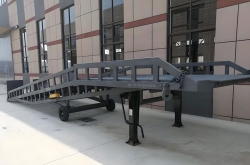 青島地區登車橋設備應用全解析：選型、優勢與常見問題